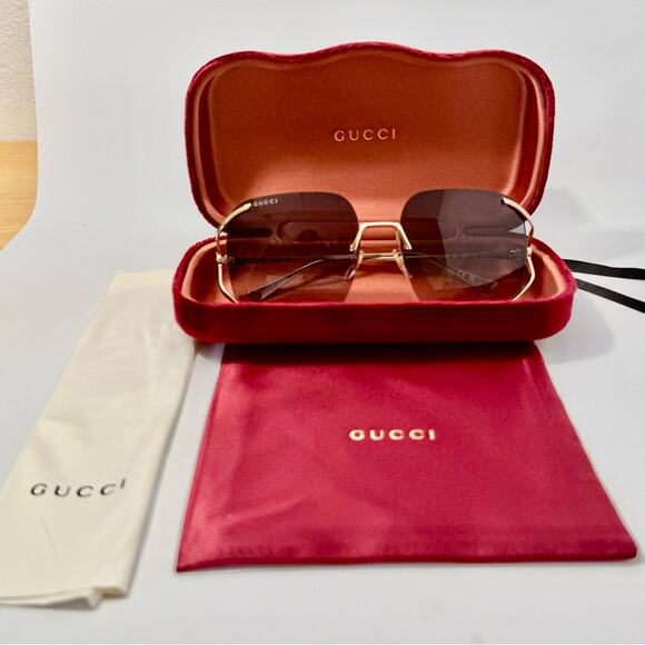 Gucci Women's Sunglasses - Gold Frame with Brown Lenses. #2 - Picture 1 of 6